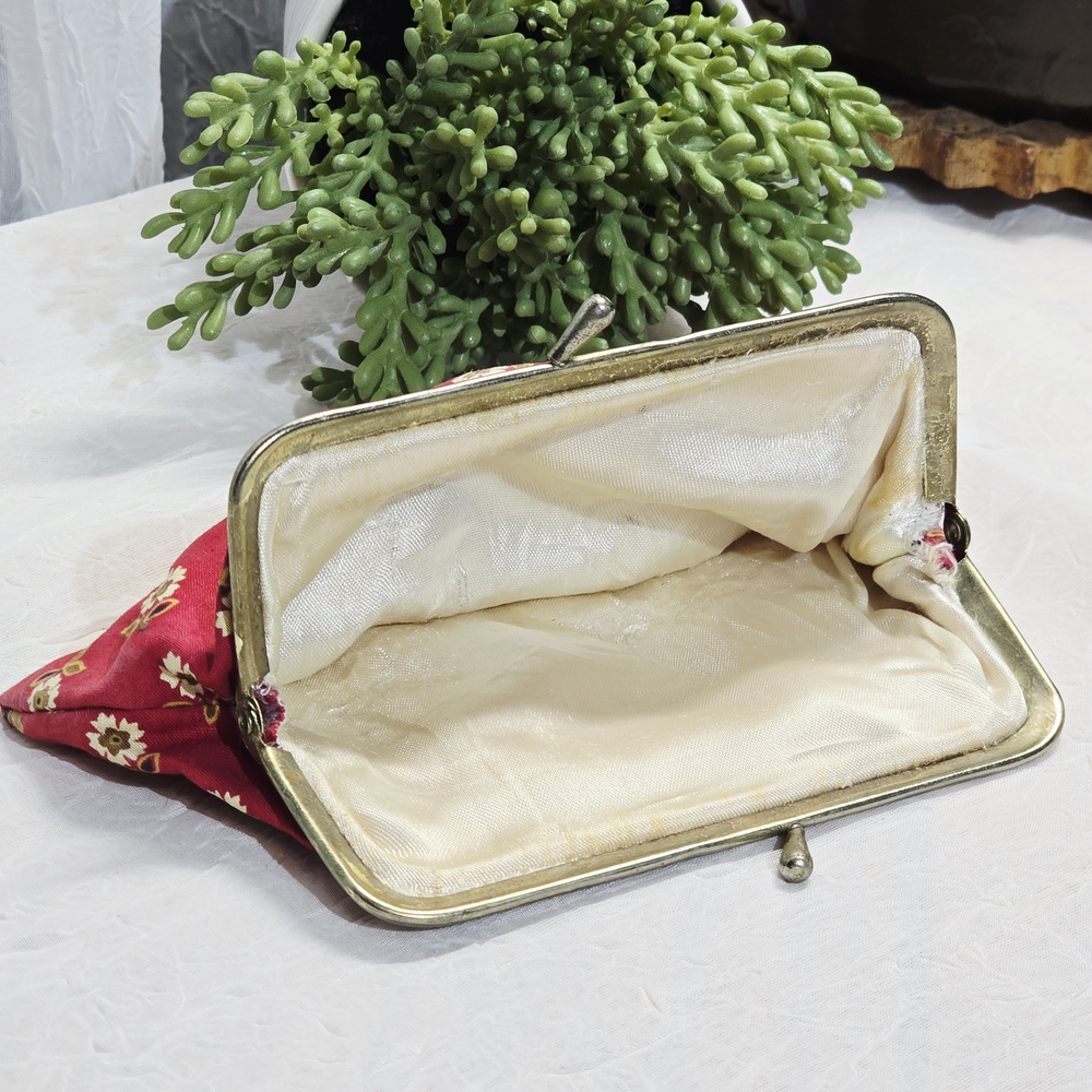 Vintage Floral Red Clutch Bag/ Coin Purse - Picture 3 of 4